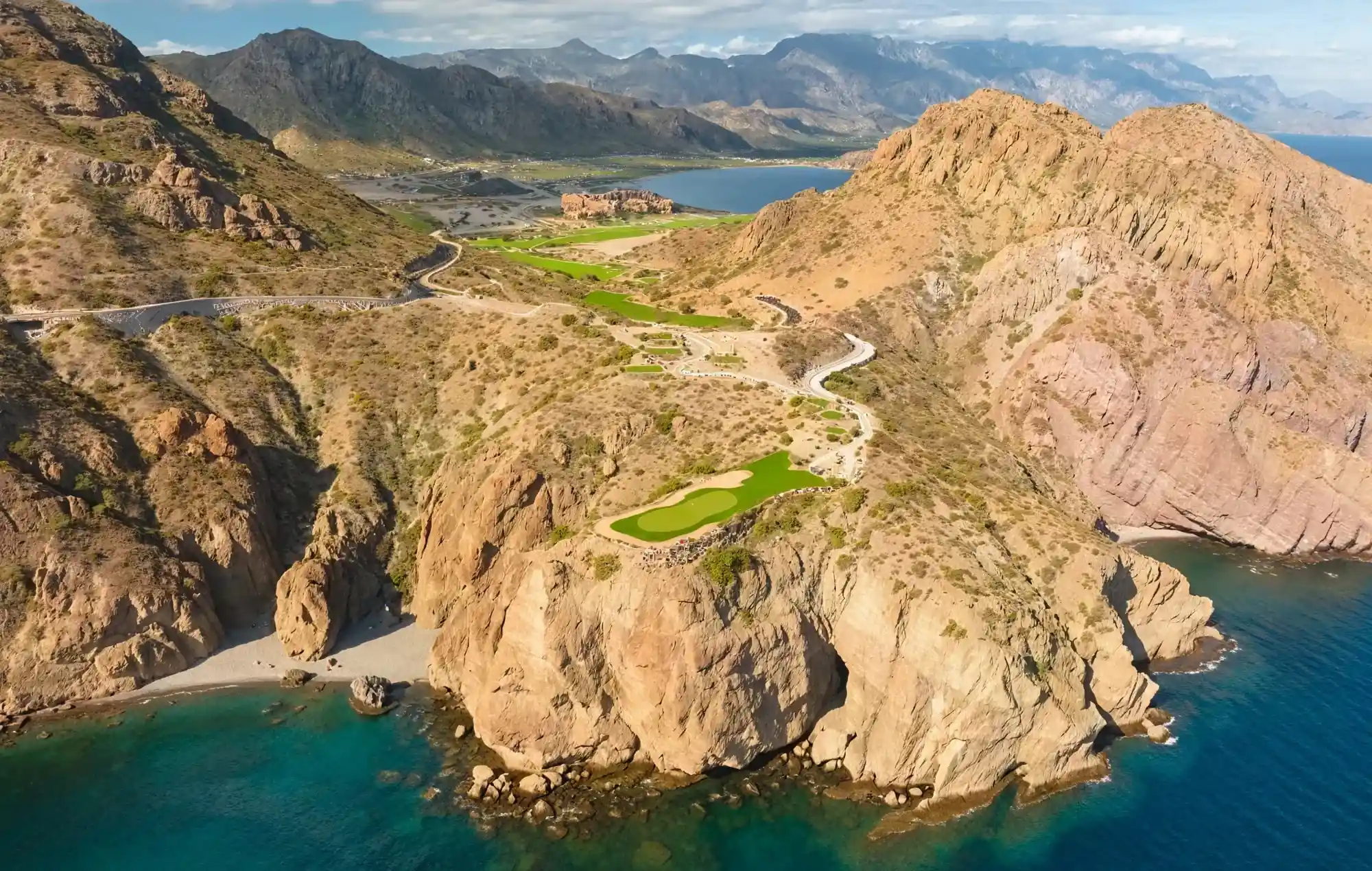 Play the world's best courses
